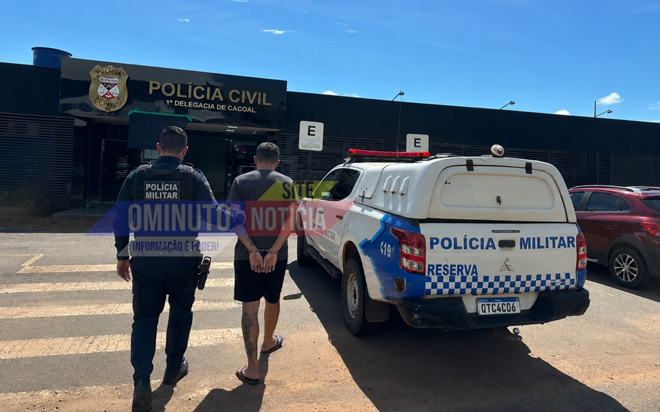 Homem invade residência com faca, mas foge após confronto