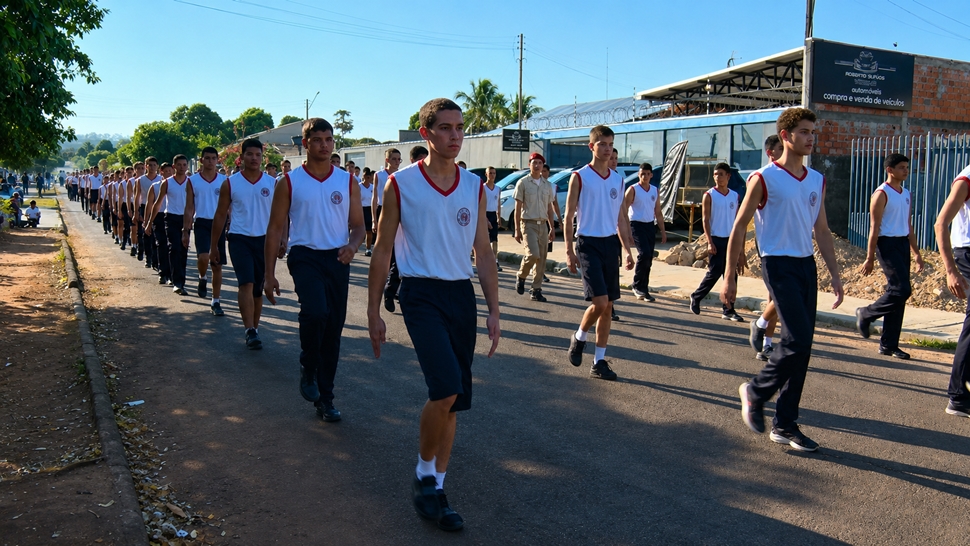 Colégio Tiradentes intensifica ensaios para o desfile de 7 de Setembro em Cacoal, RO