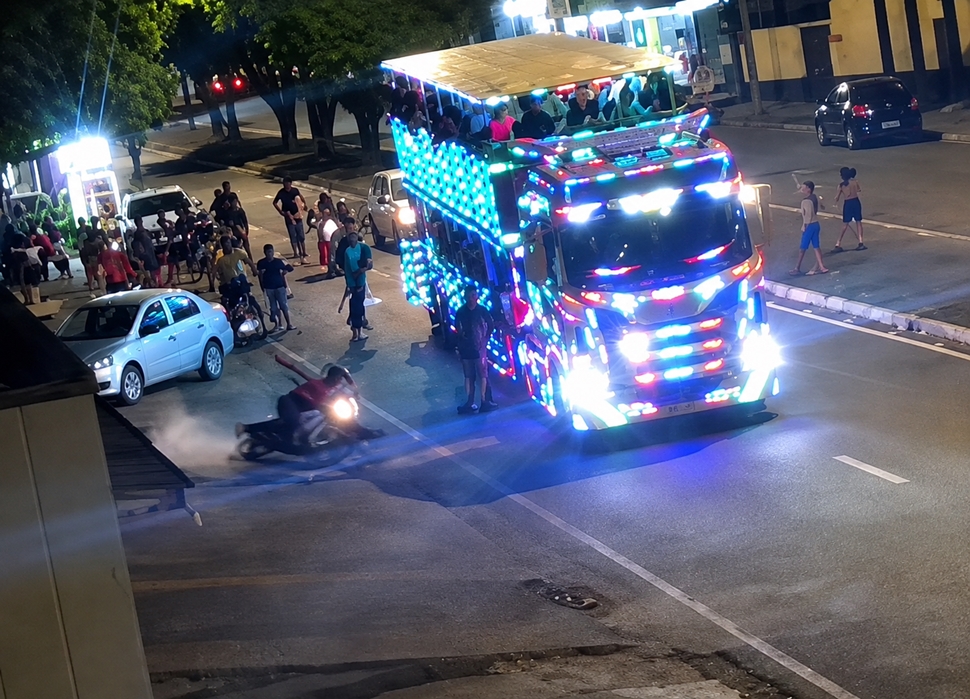 Motociclista morre em acidente envolvendo Carreta Furacão