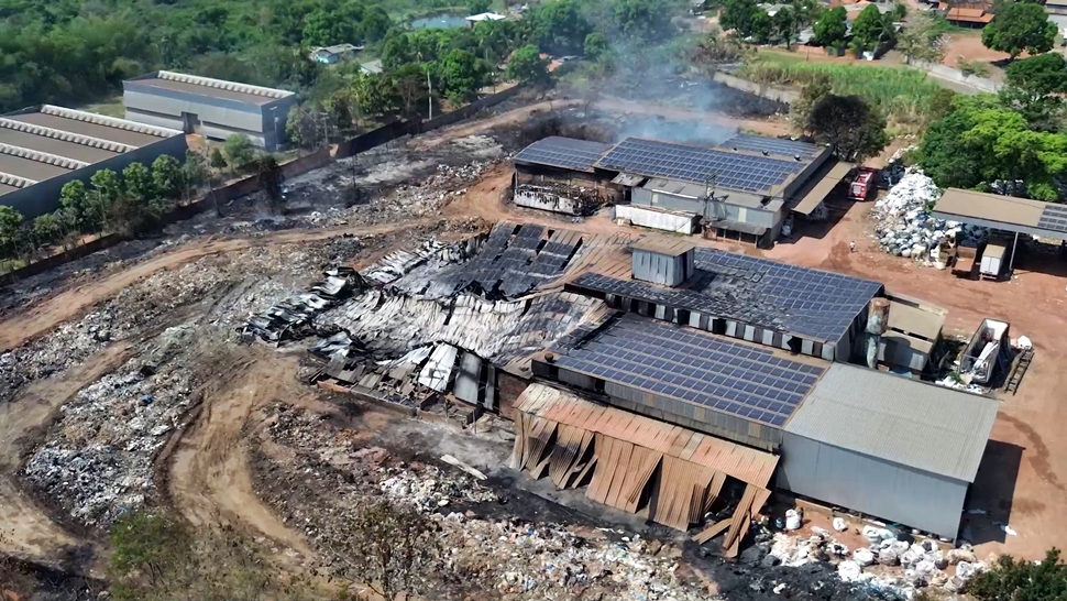 Amazon Tubos é destruída por incêndio devastador e prejuízos superam os R$ 3 milhões, em Cacoal, RO