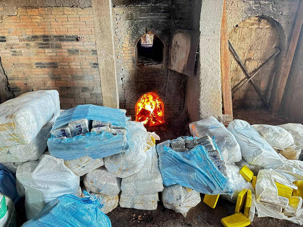 PF incinera cerca de 3,6 toneladas de drogas em Guajará-Mirim, RO