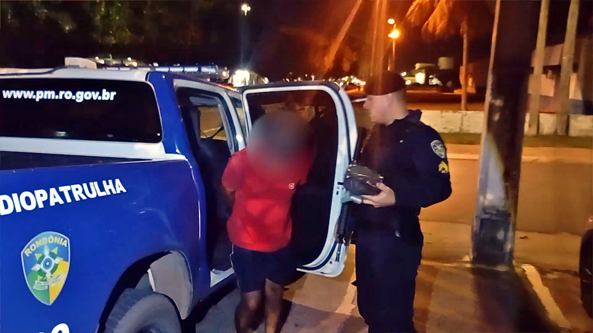 Dois homens são presos após PM apreender drogas e munições em Rio Crespo