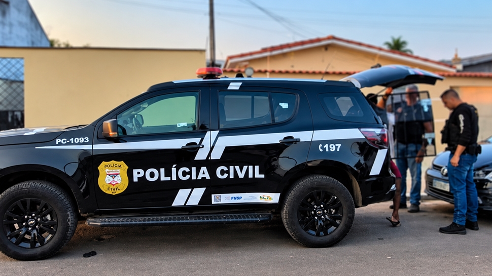 Homem é preso sob suspeita de aliciar crianças por jogos online