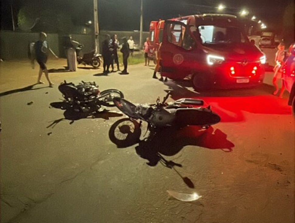 Acidente entre duas motos deixa três feridos no Setor 2 de Jaru