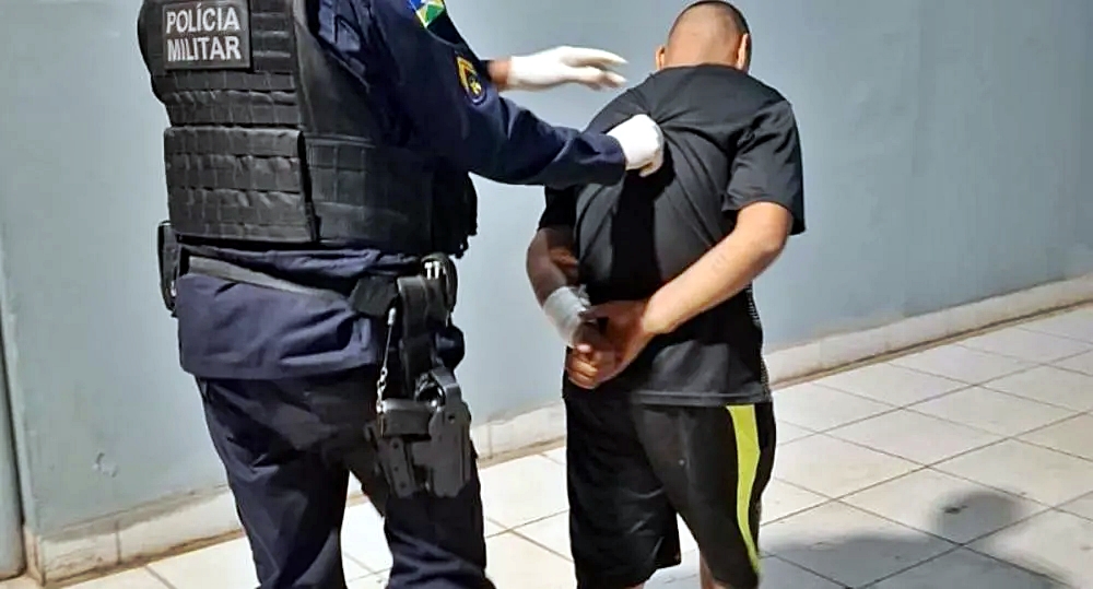 Motorista é feito refém durante roubo de caminhão carregado com cassiterita