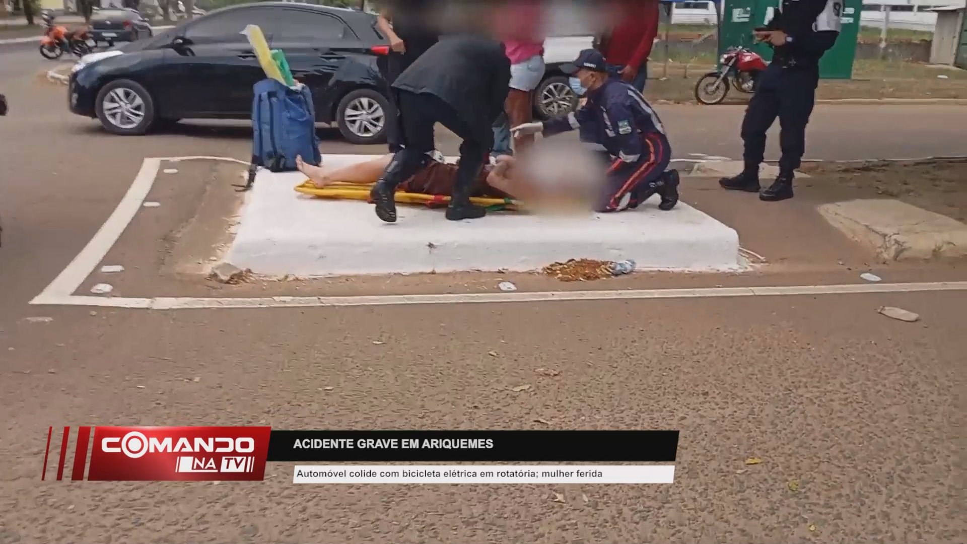 Condutora de bicicleta elétrica fica ferida após colisão com carro em Ariquemes