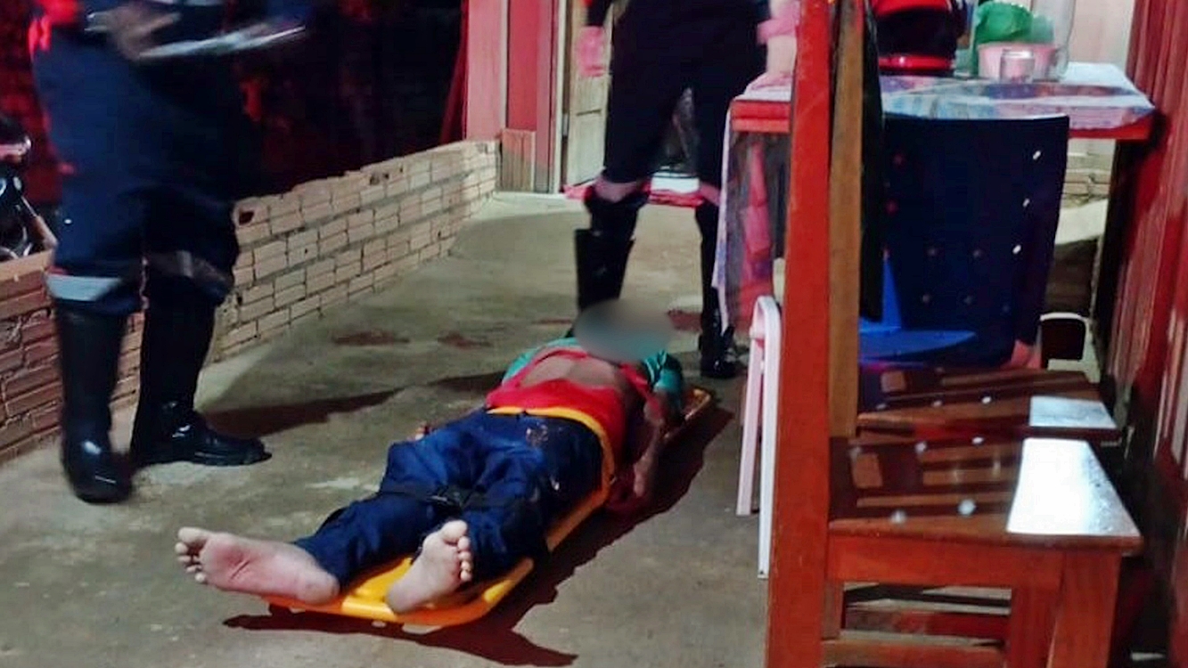 Homem é morto com tiro na cabeça dentro de residência em Buritis; suspeitos fugiram de moto