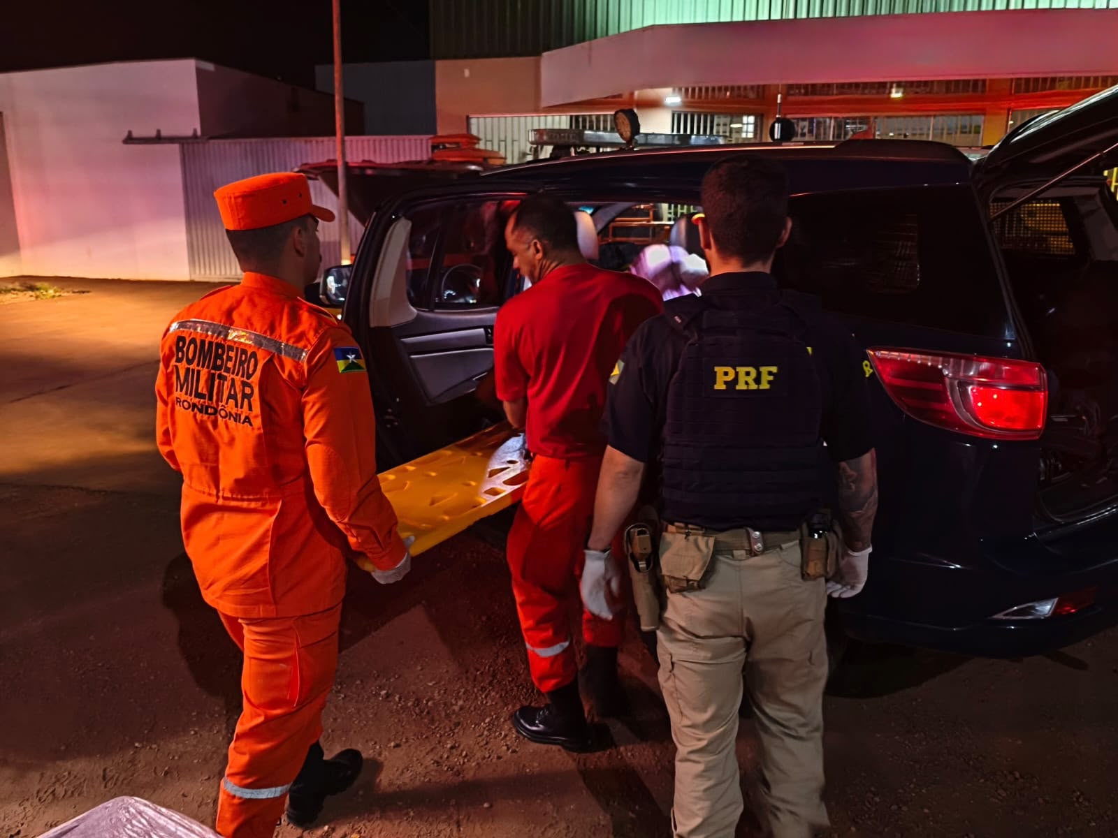 Bebê nasce dentro de viatura da PRF durante atendimento de emergência em Guajará-Mirim