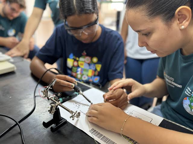 Estudantes do ensino médio podem se inscrever em Feira de Ciências até 16 de outubro