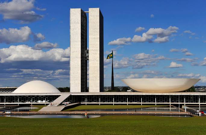 Concurso da Câmara dos Deputados oferece 66 vagas e salário inicial de R$ 32 mil