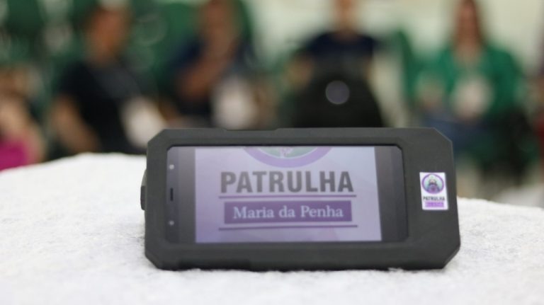 Briga por ciúmes entre ex-casal deixa três feridos