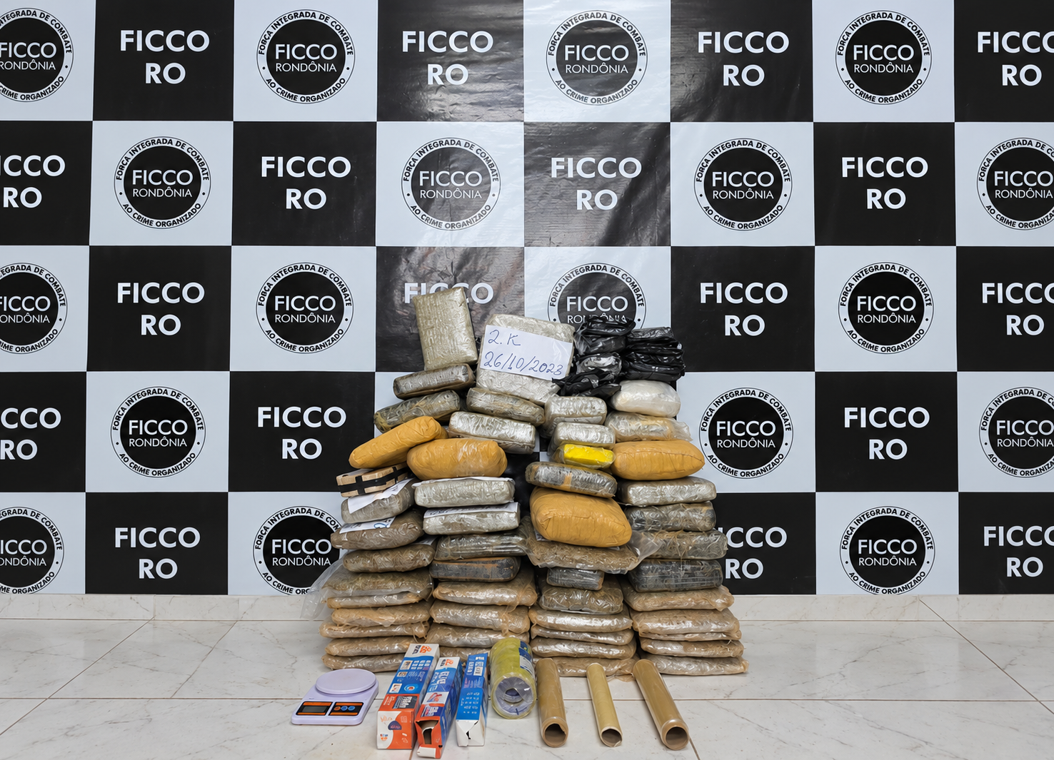 FICCO apreende cerca de 57 quilos de drogas escondidos no forro de obra em Porto Velho, RO