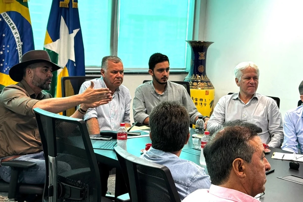 Mosquini reúne equipe de transição para discutir preparativos da Rondônia Rural Show 2027
