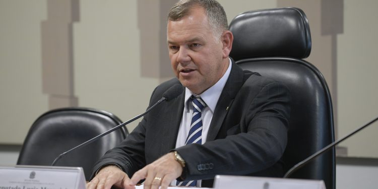 Deputado Lucio Mosquini quer acabar com a obrigatoriedade de vistorias dos Detran por lei federal, a vistoria será opcional