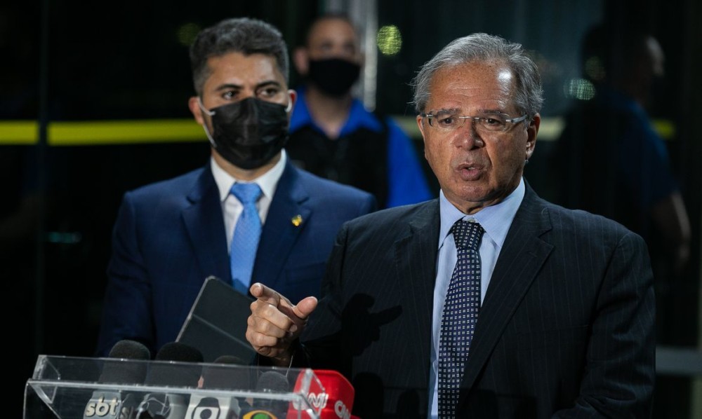 'Já ganhou a eleição? Cala a boca, vai trabalhar', diz Paulo Guedes sobre Lula