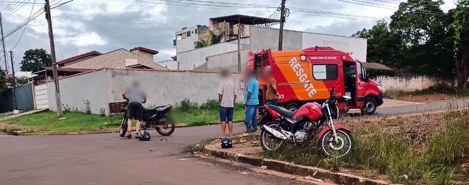 Acidente em cruzamento da Pará, com Paraná, deixa motociclista ferido em Espigão do Oeste, RO