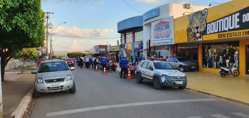 Detran realiza Blitz na Padre Adolpho Rohl na tarde desta terça-feira, em Jaru, RO