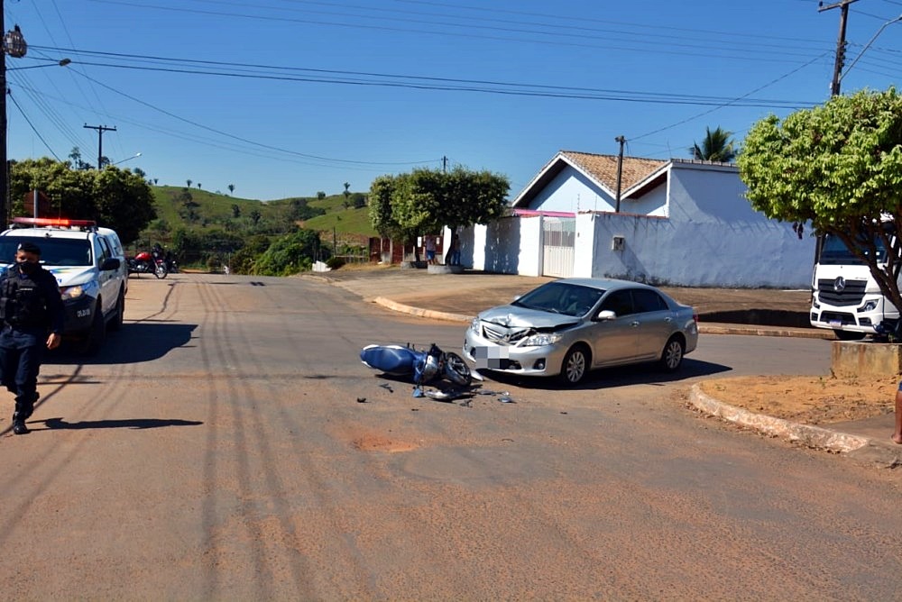 Motociclista fica ferido em acidente no setor 05, em Jaru, RO