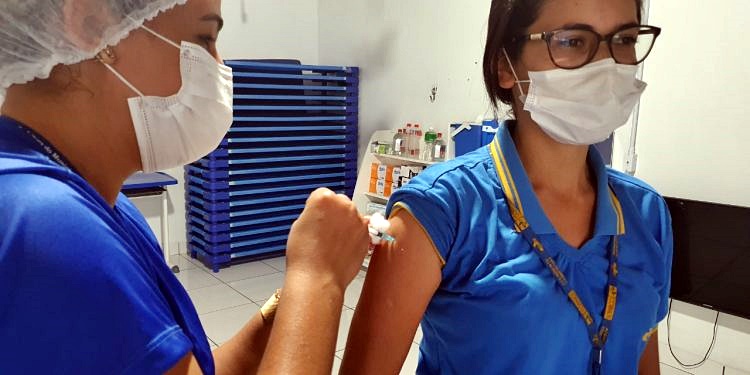Prefeitura de Jaru inicia imunização de trabalhadores da indústria