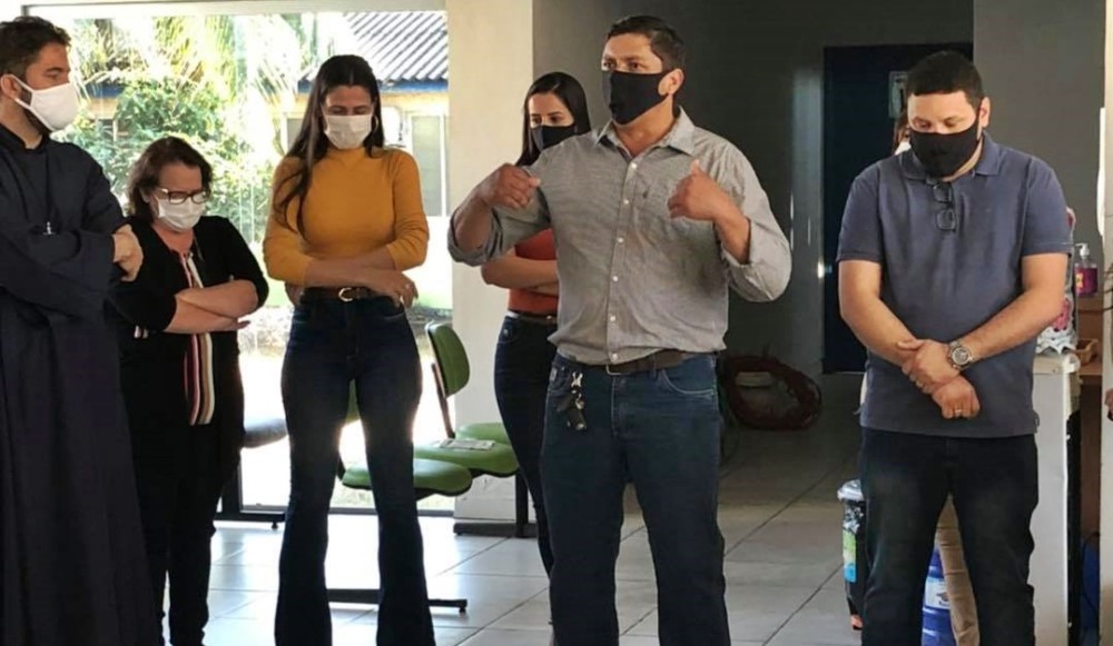 Prefeito de Presidente Médici, RO Edilson Alencar promove reunião com servidores administrativos e convida pastores