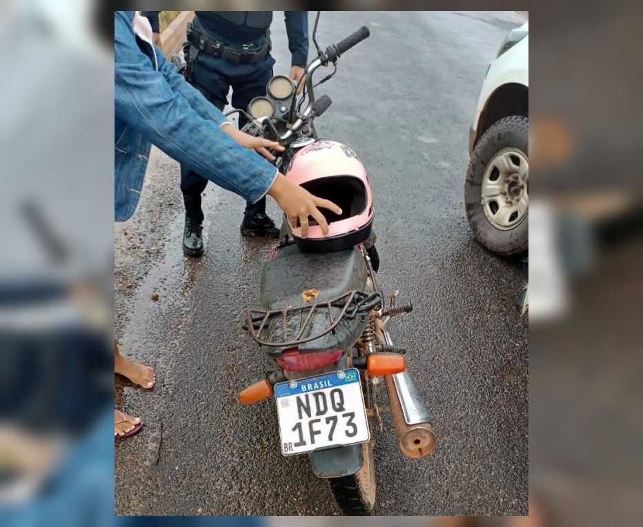 Mulher briga com o ex-marido e é presa com moto furtada, após ser denunciada em Nova Brasilândia, RO