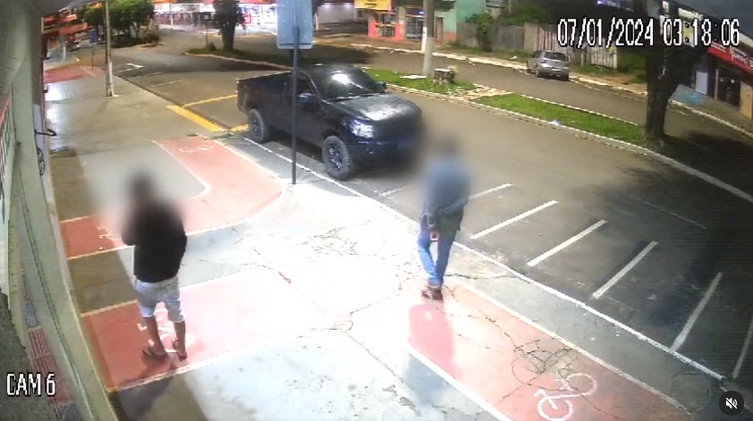 Ladrões quebram porta de loja de bicicletas e furtam duas bikes em Cacoal, RO