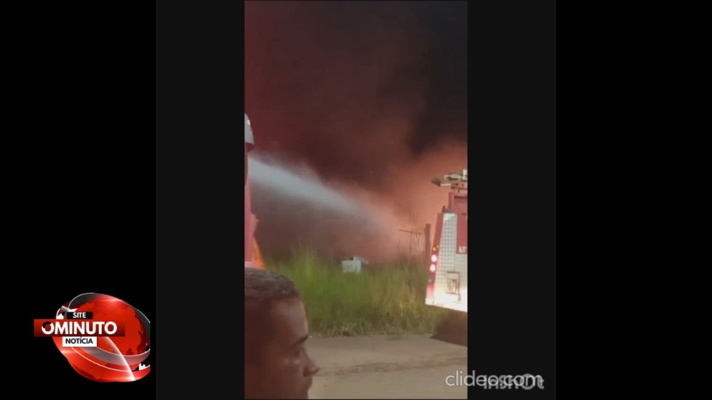 Homem surta, ateia fogo na própria casa e danifica viatura dos bombeiros em Vilhena