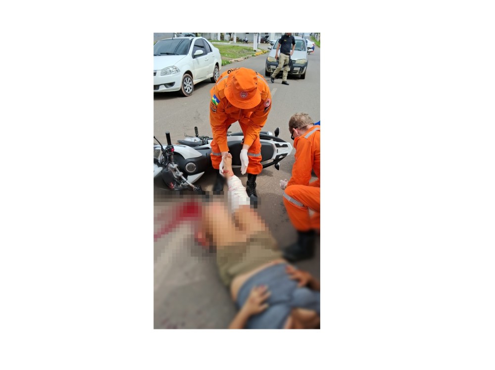 Mulher sofre fratura na perna em acidente na avenida Belo Horizonte em Cacoal, RO