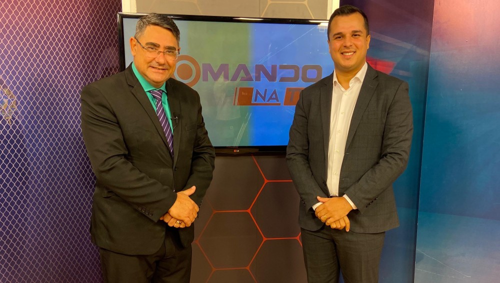 Cacoalense Rômulo Rocha fala sobre o lançamento do livro Destruindo o Altar da Lascívia na TV Suruí Cacoal