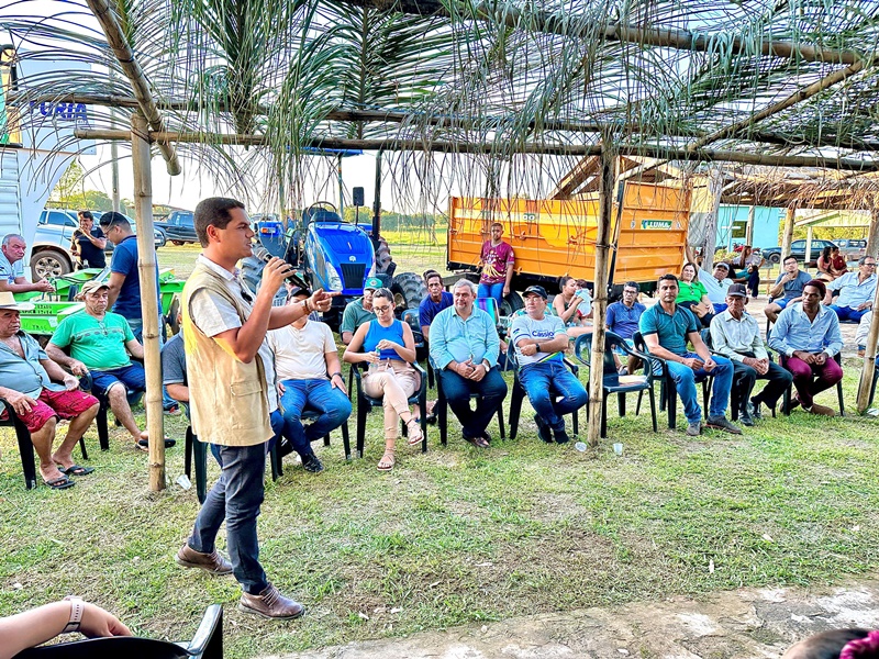Deputado Cássio Gois garante modernização agrícola para Associação Cristo Rei