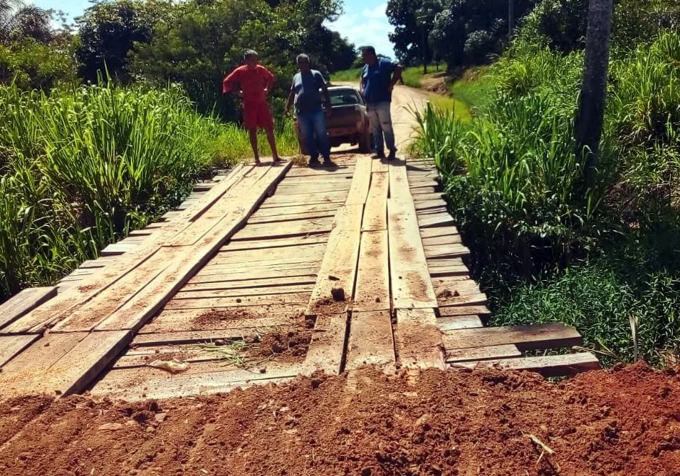 Semourb promove manutenção na ponte da Linha 66 e serviço paliativo na Linha 60, em Alvorada, RO
