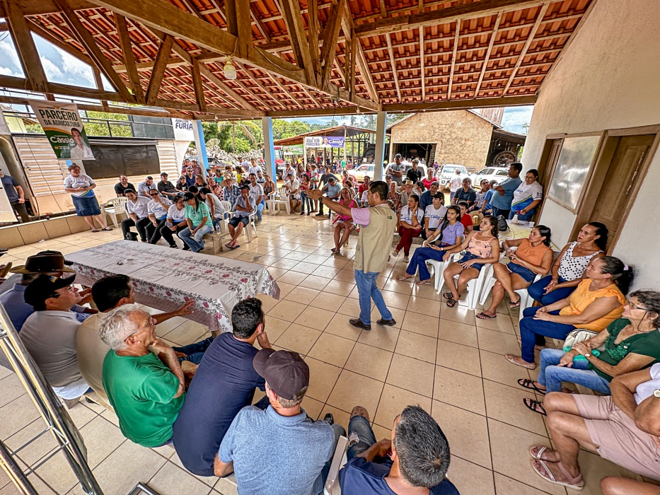 Deputado Cássio Gois fortalece agricultura familiar com investimento de R$ 300 mil em trator de última geração