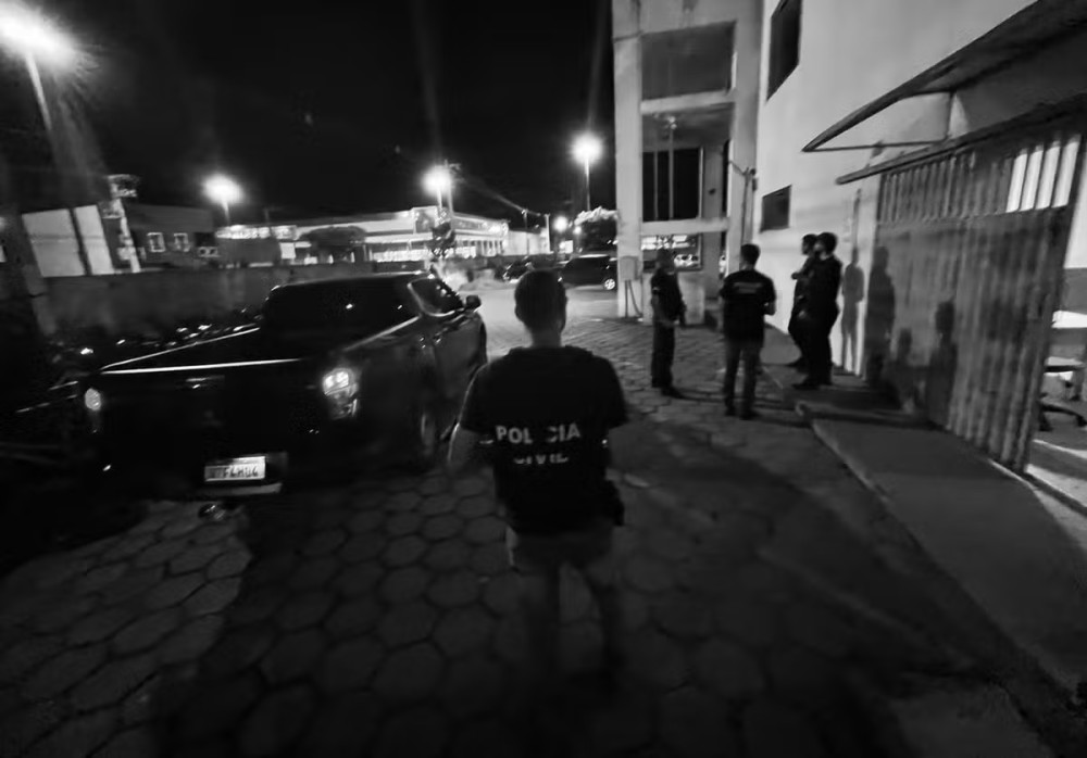 Operação prende policiais penais envolvidos com facções criminosas em Vilhena, RO