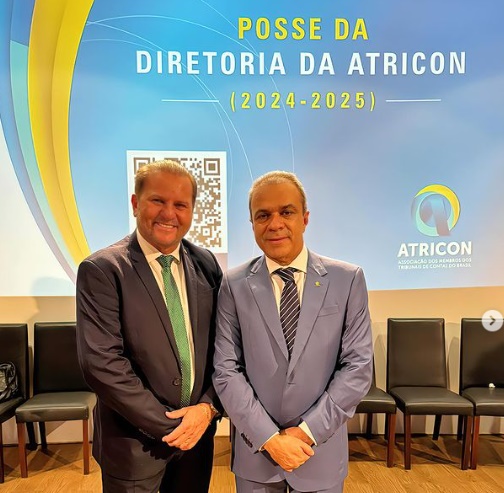 Deputado Cirone Deiró marca presença em evento da ATRICON
