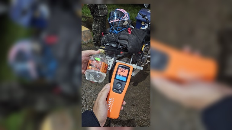 Condutor alcoolizado tenta se passar por militar, mas é preso pela PRF em Jaru, RO