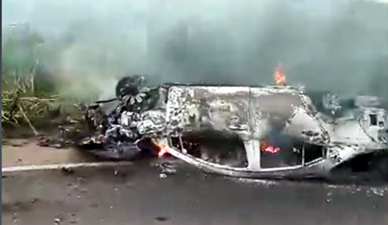 Carro explode após colisão na BR-364 em Cacoal, RO