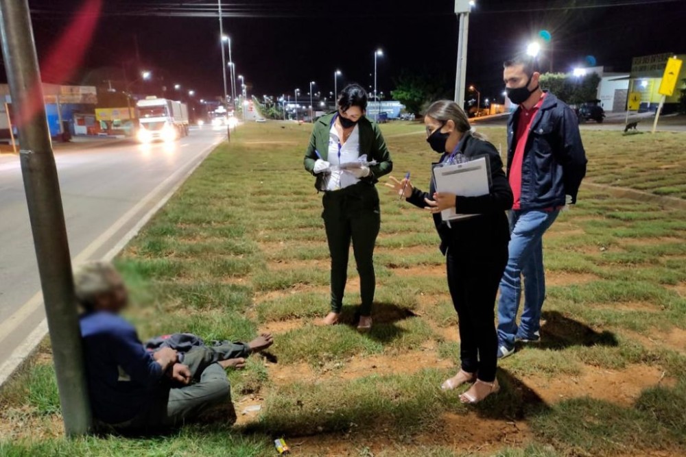 Pessoas em situação de rua estão sendo acolhidas pela prefeitura de Jaru, RO