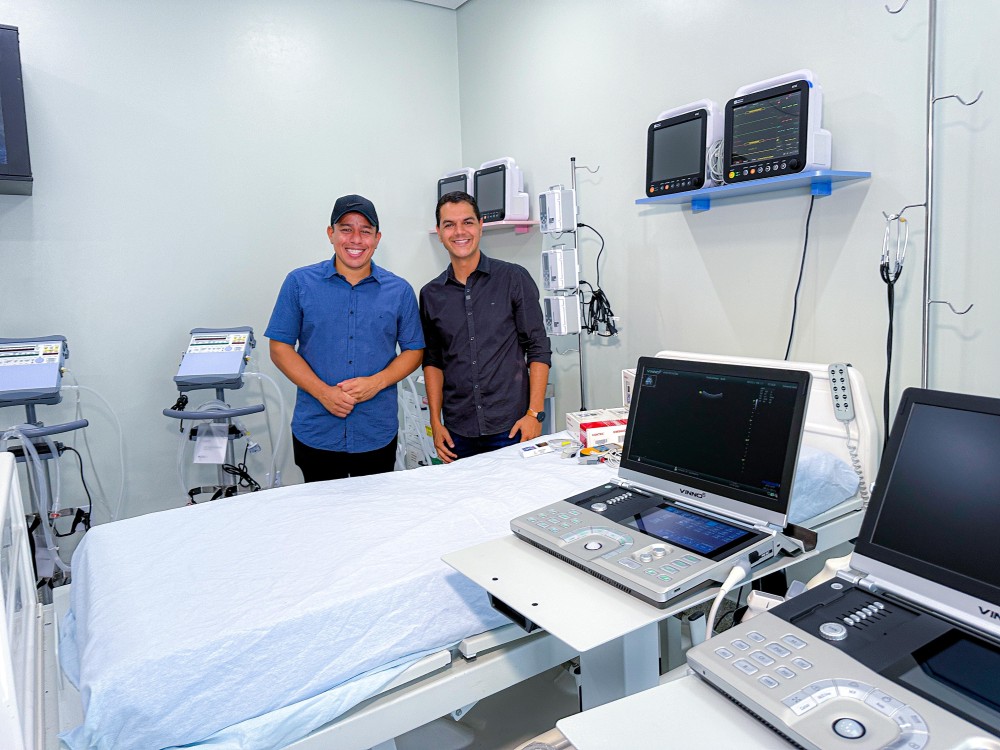 Deputado Cássio Gois entrega equipamentos para o Materno Infantil de Cacoal