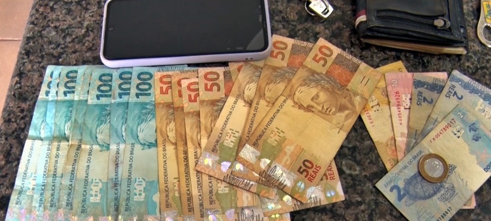 Ladrão é preso em flagrante após roubar dinheiro e celular de mulher em Cacoal