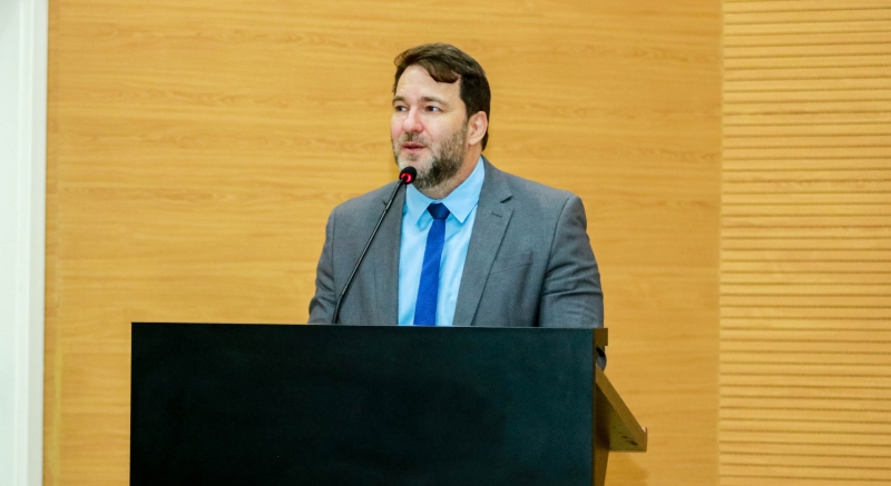 Alex Redano comemora PPP da iluminação pública de Ariquemes