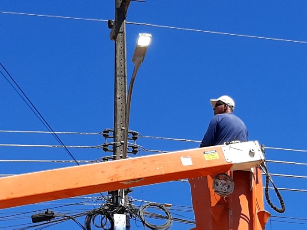 Prefeitura de Jaru implanta 100% de luminárias de LED no distrito de Bom Jesus