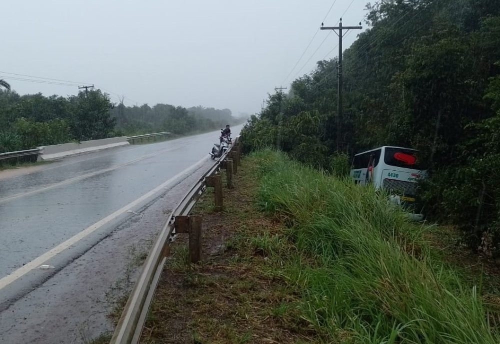 PRF confirma acidente com ônibus da Eucatur na BR-319