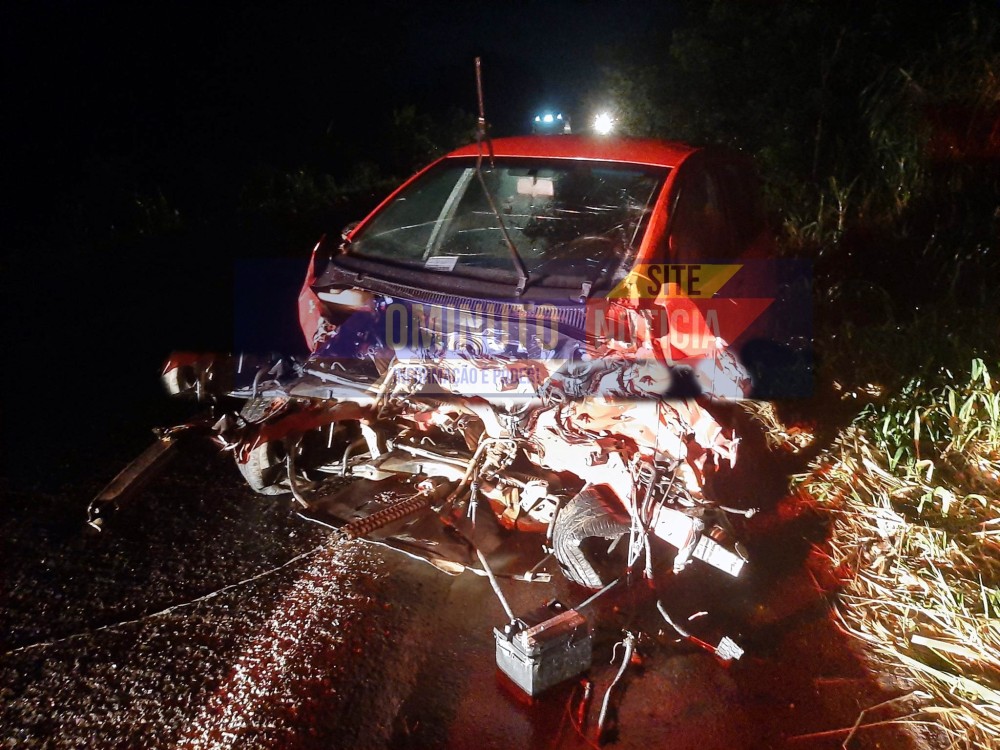 Ranger e Fox colidem na BR-364 entre Jaru e Ouro Preto e motor fica no meio da pista