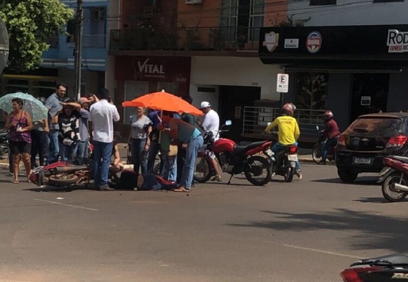 Duas pessoas conduzidas para o Heuro após acidente no bairro Novo Horizonte em Cacoal, RO