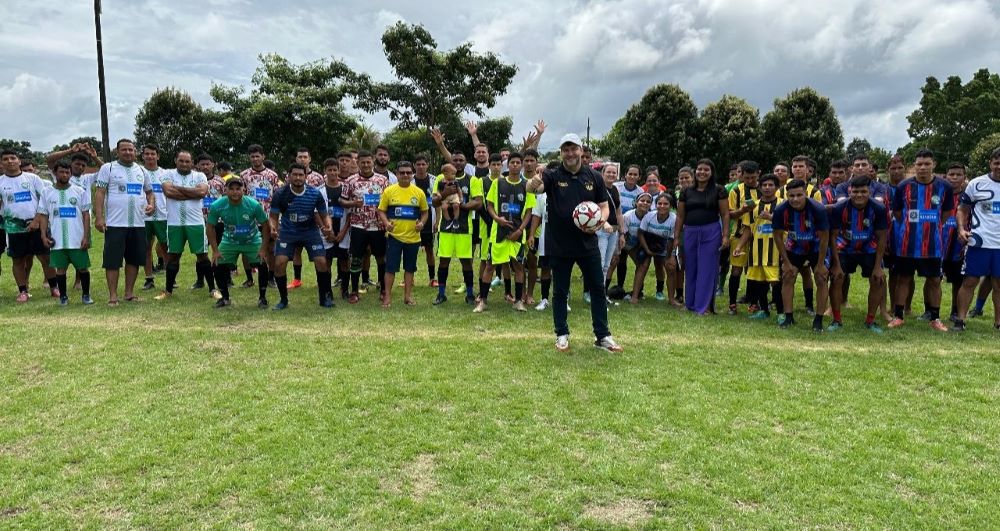 Deputado Alex Redano participa da entrega de materiais esportivos em Itapuã do Oeste