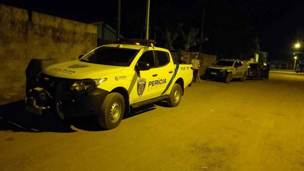 Homem que teve o corpo queimado supostamente pela mulher em Cerejeiras é transferido para Vilhena, RO