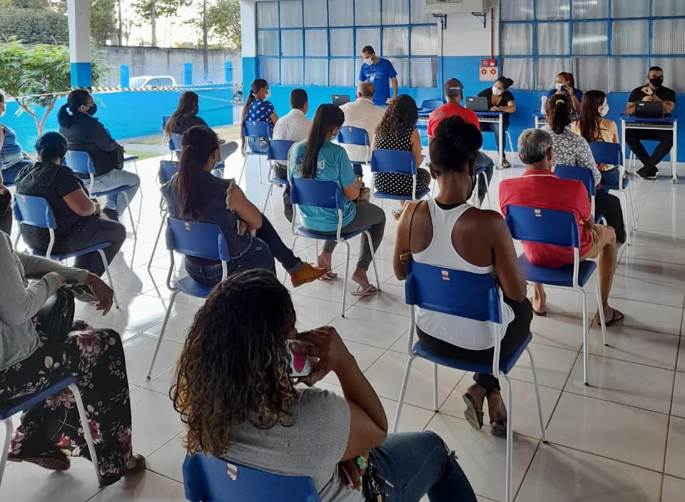 Tatiane Domingues confirma vacinação de todos os trabalhadores da educação infantil, com a 2ª dose da AstraZeneca