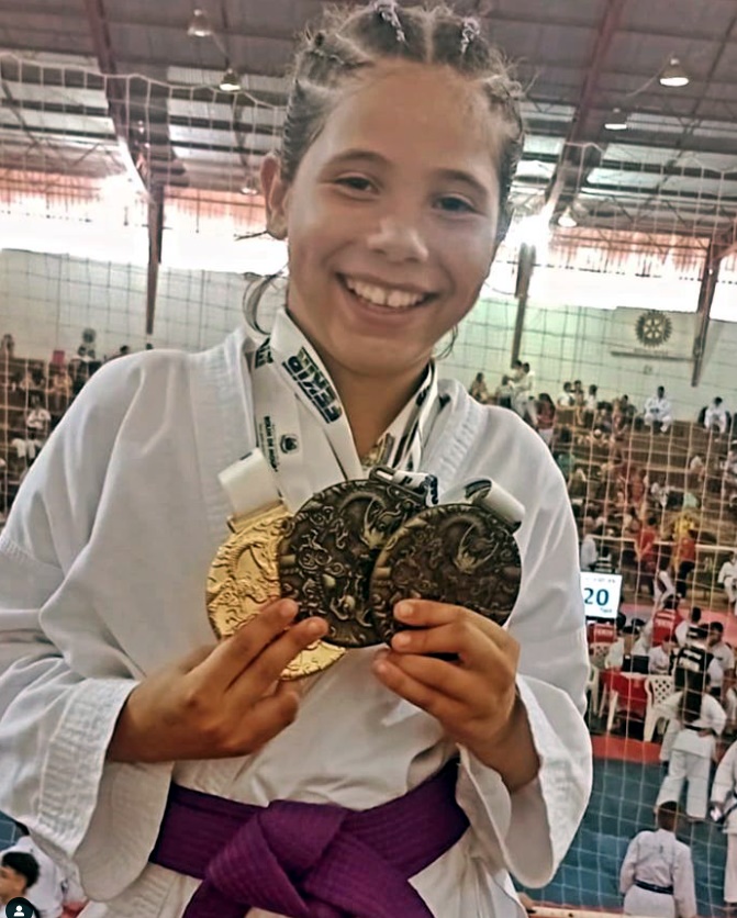 Larissa Salles é o principal destaque de campeonato de Karatê com mais de 600 atletas