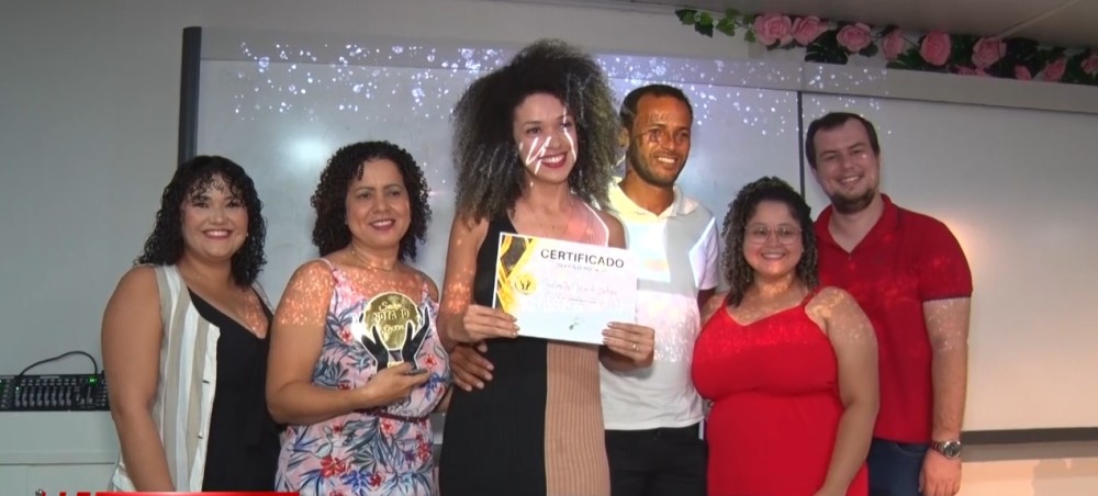 Empresas e personalidades homenageadas durante solenidade do Prêmio Serviço Nota 10 em Cacoal, RO