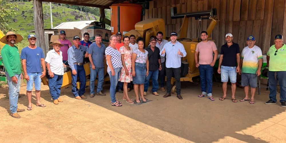 Deputado Alex Redano investe R$ 270 mil para aquisição de implementos a associações